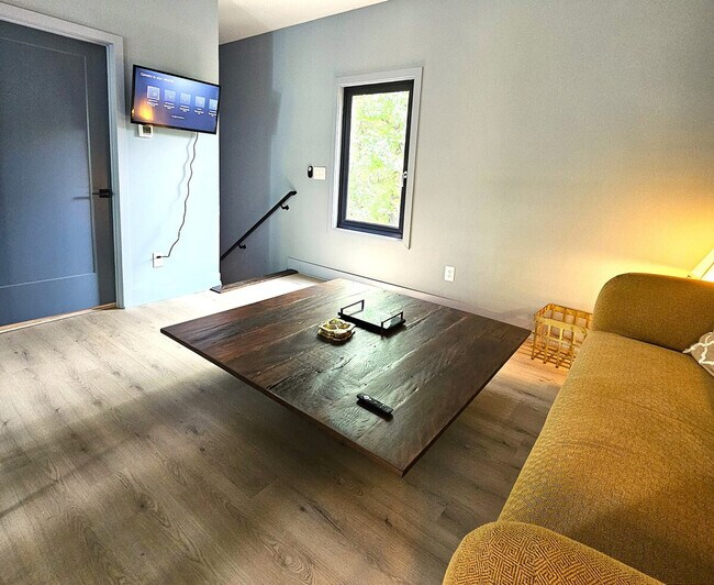 Foto del edificio - 494 Ethel St NW