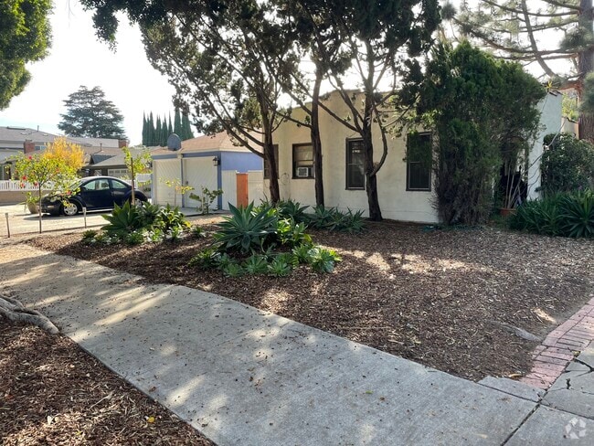 Building Photo - 4241 Lincoln Ave