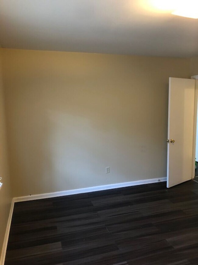 Foto del edificio - MOVE IN SPECIAL AVAILABLE!! NON-REFUNDABLE...