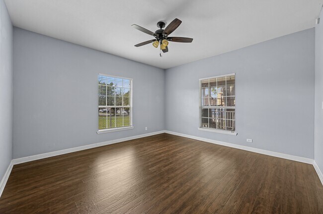 Foto del edificio - 420 E 9th St