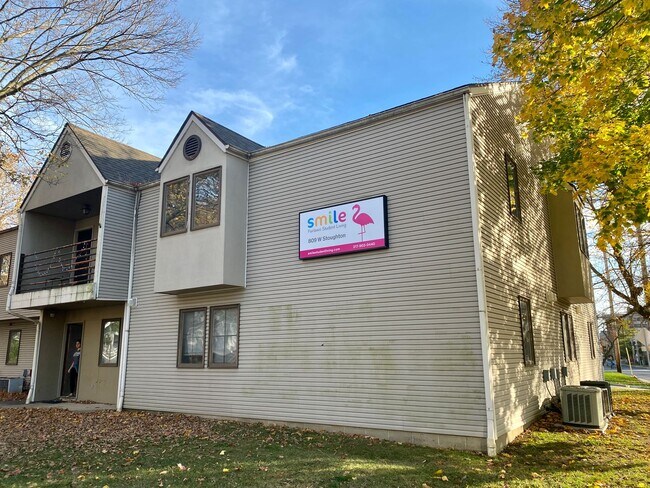 Foto del interior - 809 W Stoughton