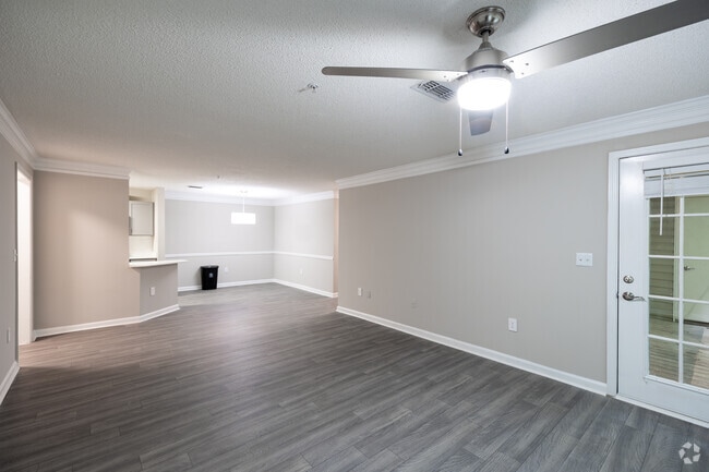 2BR - 1BA, 1059 Sqf - River Vista