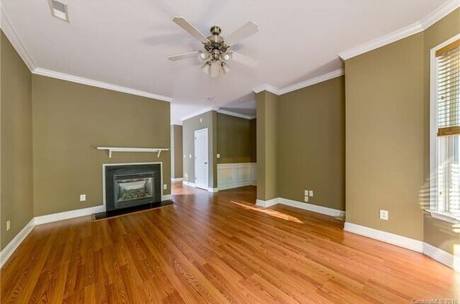 Foto del edificio - 11701 Windy Mist Way