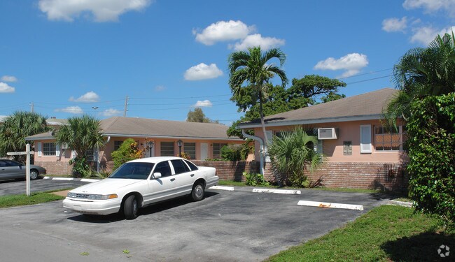 Building Photo - The Waldorf at Coral Ridge