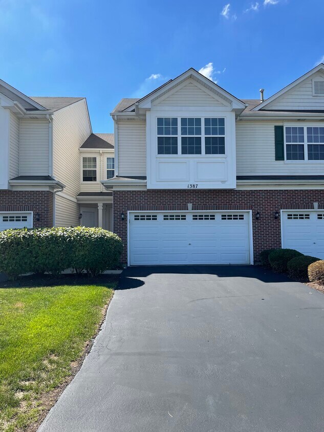 1387 S Alder Creek Ct, Romeoville, IL 60446 Townhome Rentals in