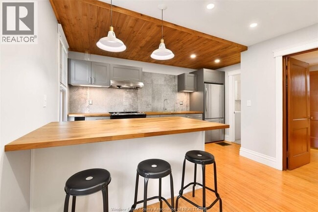 Building Photo - 855 Jos Janisse Ave