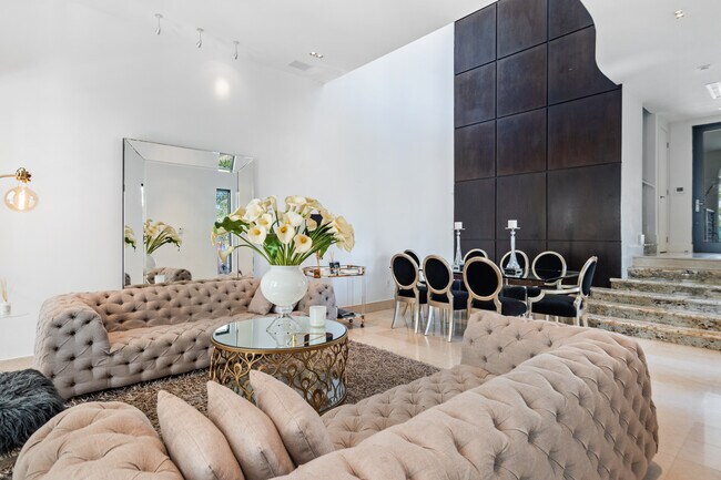 Foto del edificio - 512 Fernwood Rd