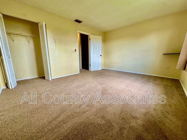 Building Photo - 8923 Cochise Ln