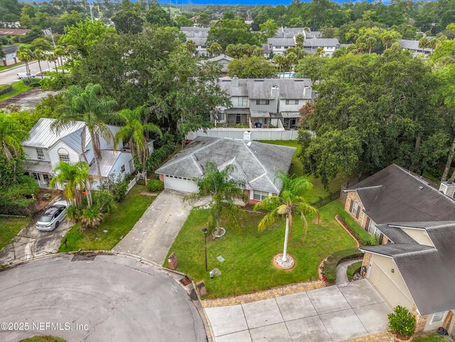 Building Photo - 4742 Trevi Dr