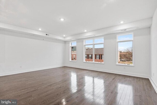 Foto del edificio - 1335 N Franklin St