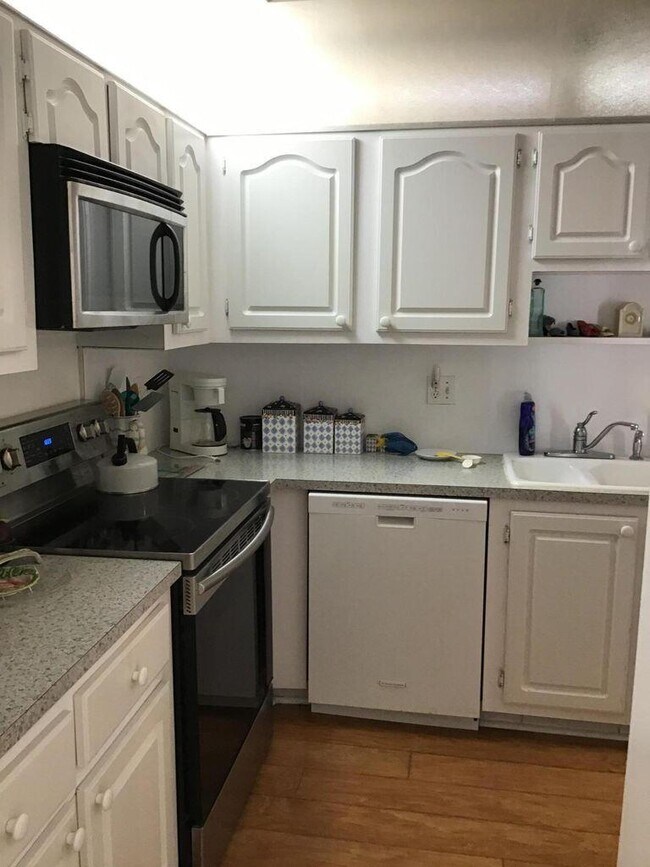 Foto del edificio - 1845 NW 18th St