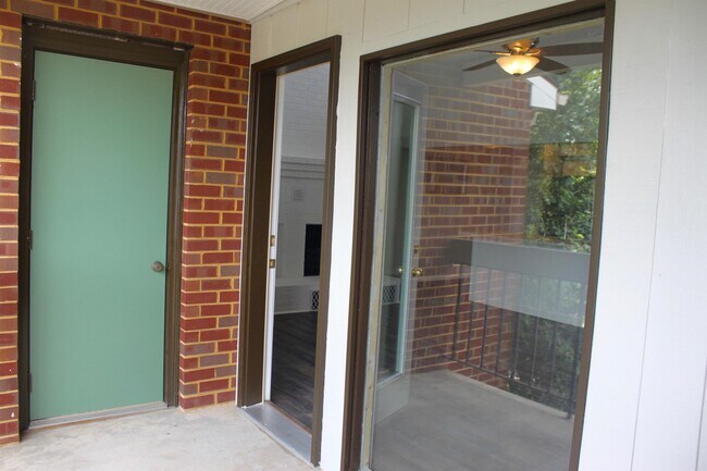 Building Photo - 1010 Blue Ridge Dr