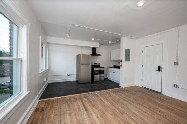 Foto del edificio - 1384 W 83rd St