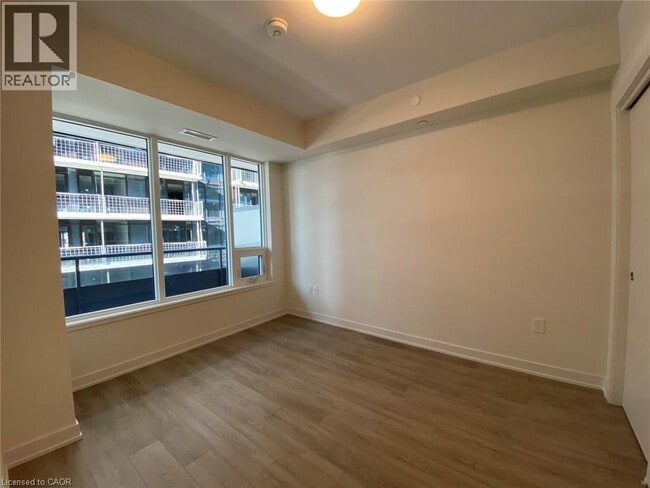 Building Photo - 212 King William St