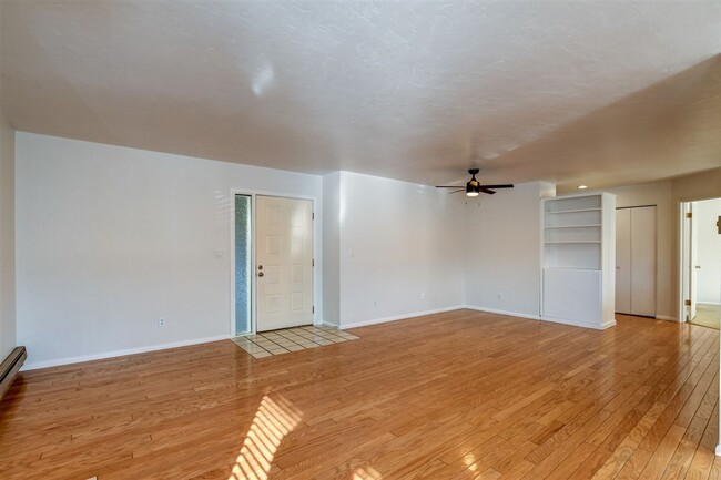 Foto del edificio - 2 Bedroom, 2 Bath Condo on the first floor.