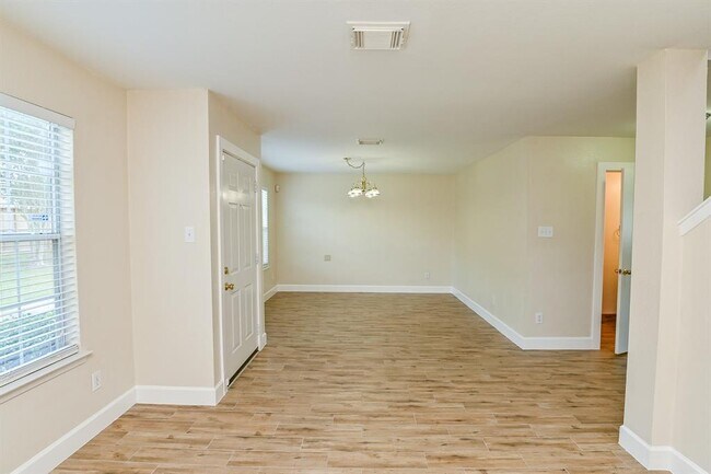 Building Photo - 1505 Nichole Woods Dr