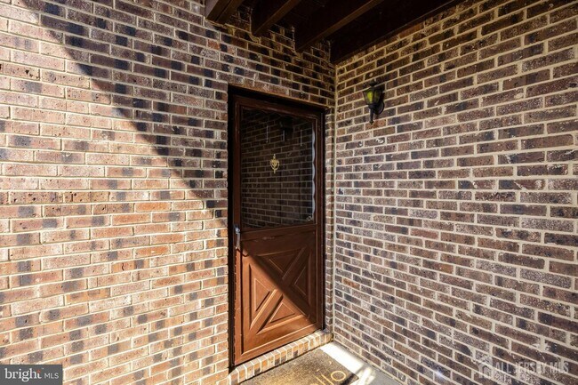 Foto del edificio - 23A W Bluebell Ln