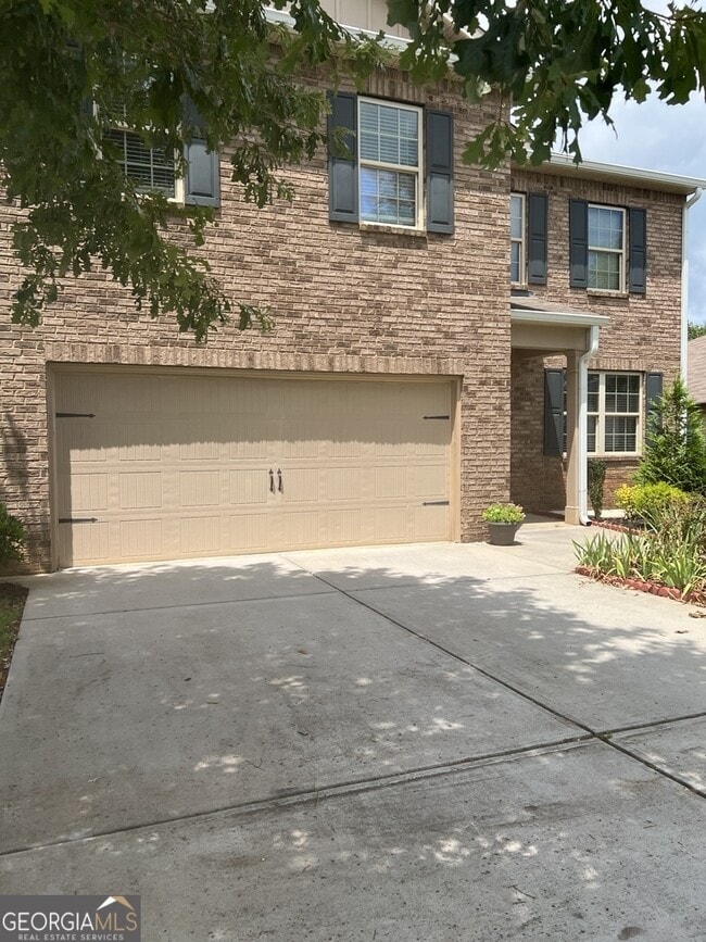 Building Photo - 2240 Sawgrass Dr