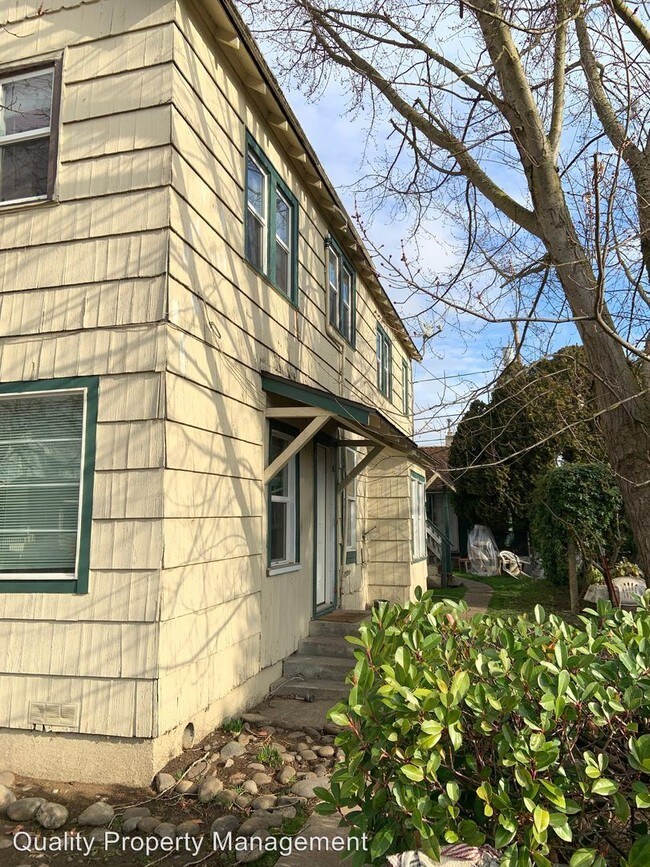 Building Photo - 420 N Grape St