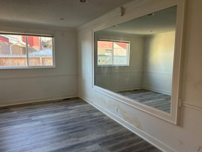 Photo - Denver Tri-level with finished basement House