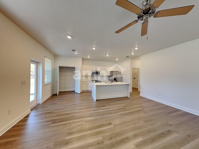 Foto del edificio - 16458 Cheyanne Ct