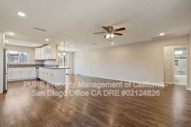 Building Photo - 8820 Ellenwood Cir