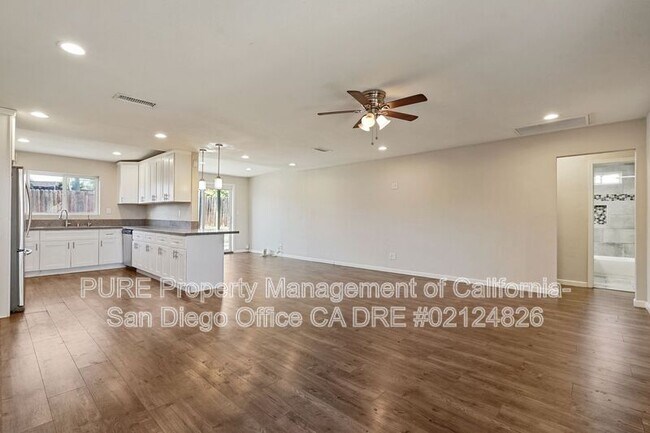 Foto del edificio - 8820 Ellenwood Cir