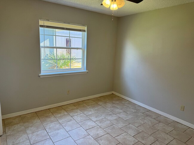 Building Photo - Jackson Street Duplex's