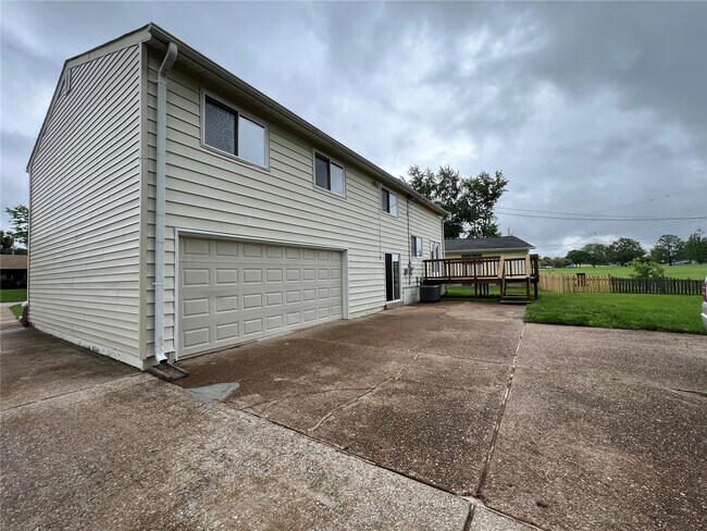 Foto del edificio - 2510 Woodsage Dr