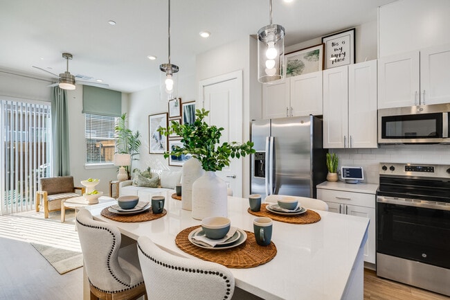 Yardly Elevon apartments — community photo - Yardly Elevon