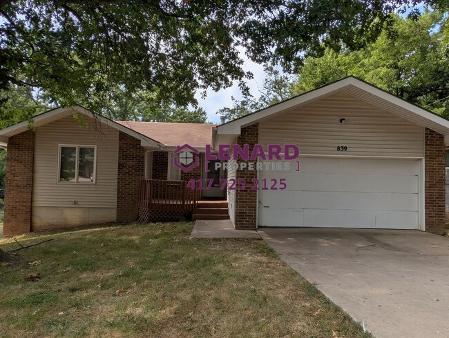 Foto del edificio - Large 4 Bedroom Home