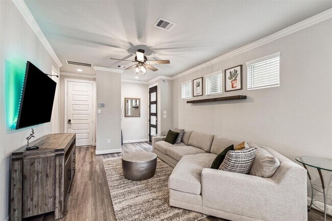 Foto del edificio - 3114 Flower Market Ln