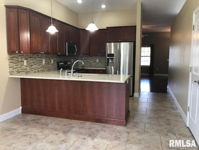 Building Photo - 2904 Cronin Dr