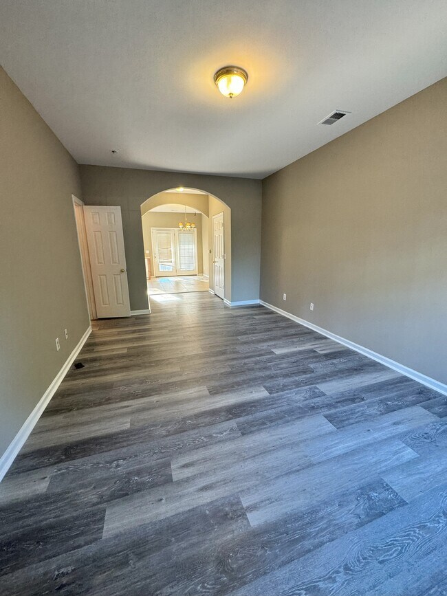 Living Toom - 3215 Long Blvd