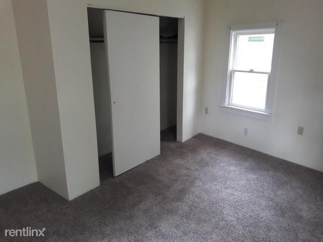 Foto del edificio - 14 1/2 Ruxton Ave