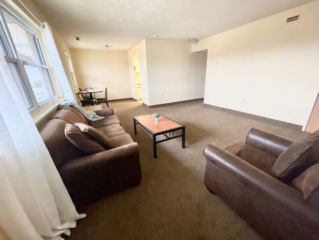 Foto del interior - Bayit Edinboro