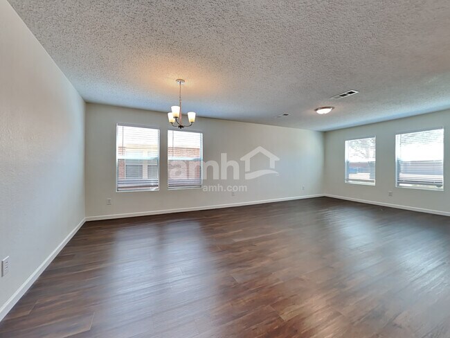 Foto del edificio - 5305 Emmeryville Lane