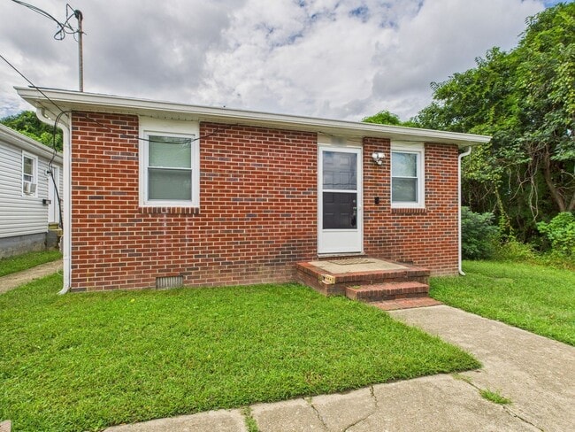Building Photo - 838 S Jones St