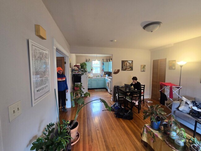 Foto del edificio - 712 S Vine St