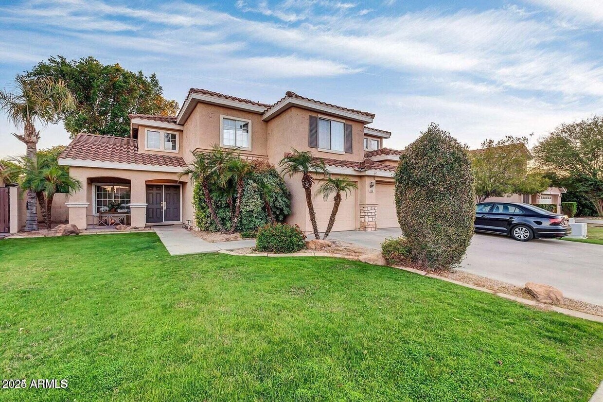 Foto principal - 913 W Juanita Ave