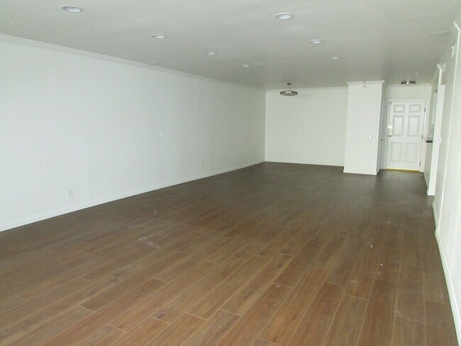 Building Photo - 4829 Whitsett Ave