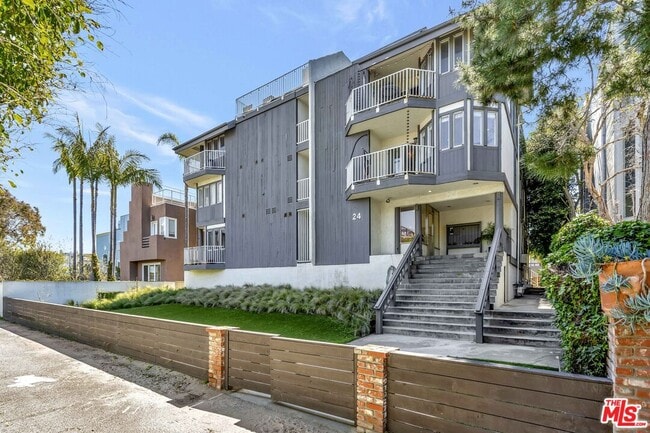 Foto del edificio - 24 Westwind St