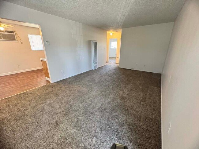 Foto del edificio - 2 bedroom 1 bathroom Unit Available in Oakdale!