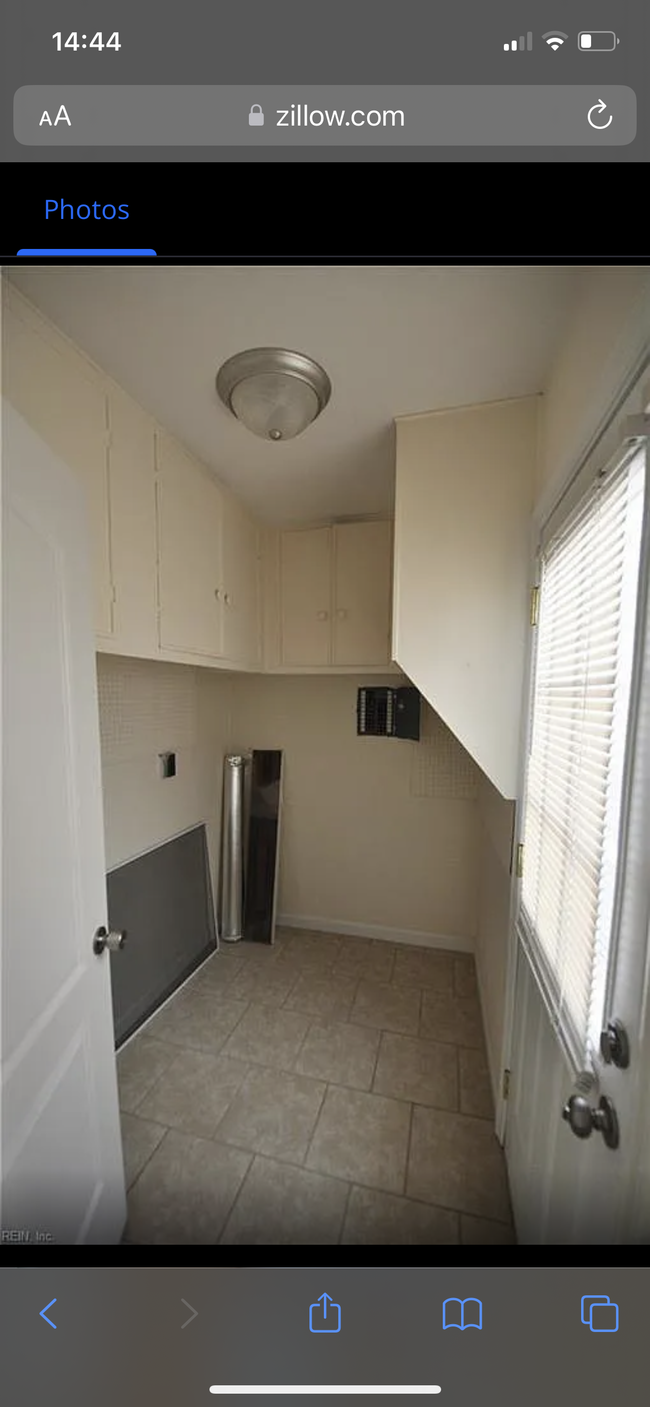 Laundry room - 815 S Buckingham Ct
