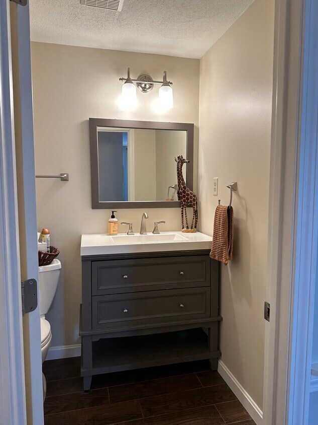 421 Wellman Ave Unit 129, Chelmsford, MA 01863 Condo for Rent in