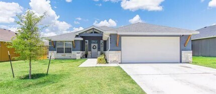 Building Photo - 810 Freedom Cir