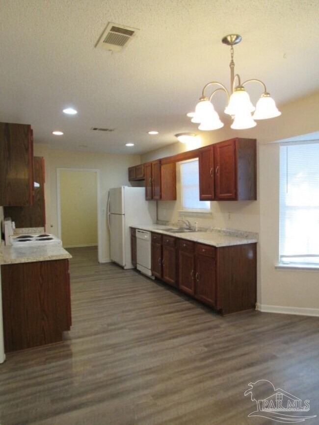 Foto del edificio - 4548 Tradewinds Dr