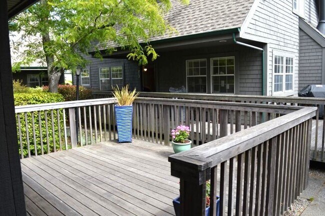 Foto del edificio - Charming Single-Level Condo in Mill Valley...