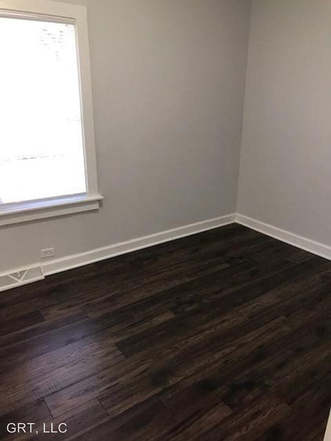 Foto del edificio - 3 br, 1 bath House - 24 Glenwood Drive