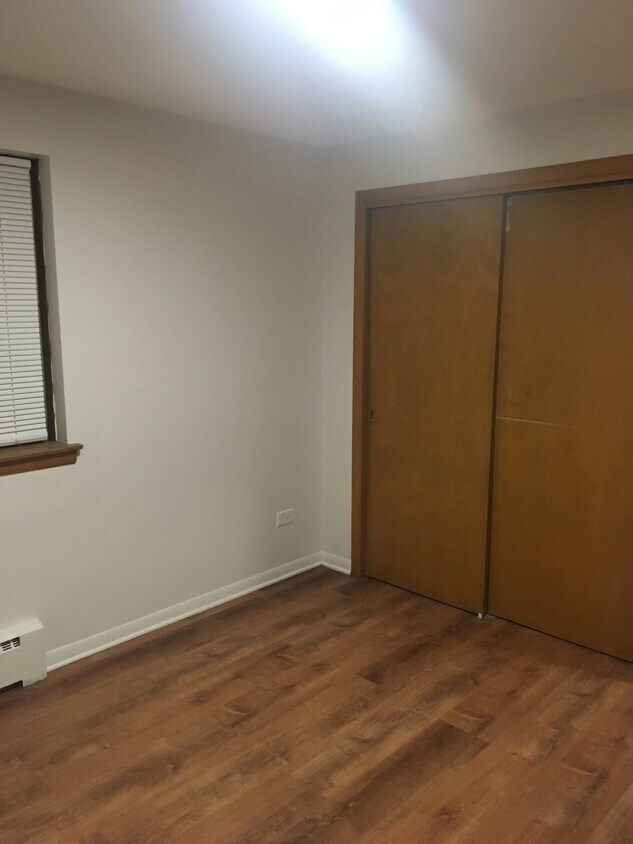 one of the rooms - 5419 N Campbell Ave